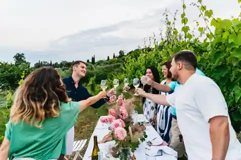 Jantar em um vinhedo na Riviera Francesa