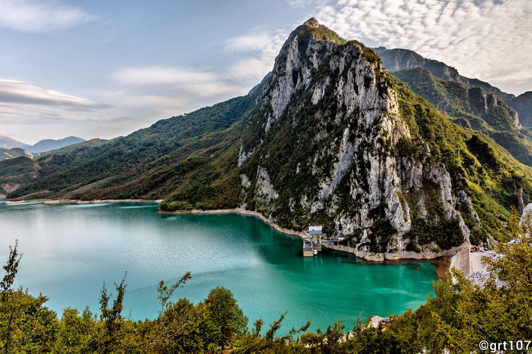 Senderismo de medio día por el Lago Bovilla desde Tirana