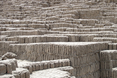 Lima: Huaca Pucllana Site Museum Private Tour with Tickets 2-hour: Pucllana Museum Evening Tour