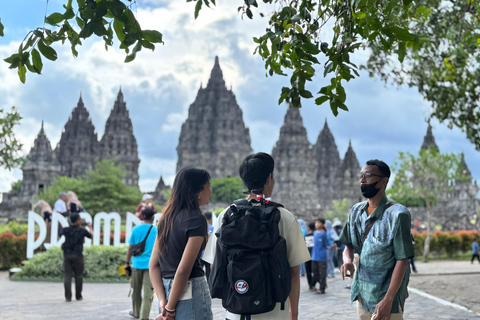 Yogyakarta: Private Guided Tour with Variety of languages Yogyakarta: Private Guided Tour with English Speaking