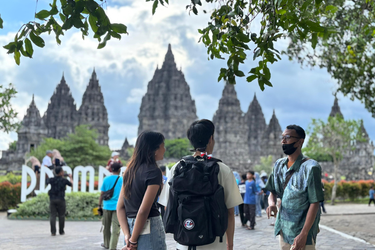Yogyakarta: Private Guided Tour with Variety of languages Yogyakarta: Private Guided Tour with English Speaking