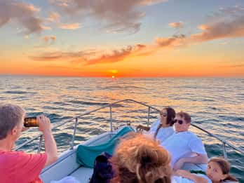 Cefalù: Sunset boat trip along the coast of Cefalù