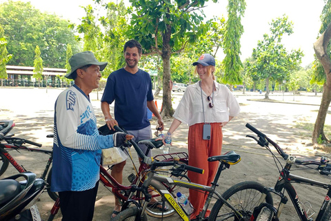 Yogyakarta : Prambanan en bicicleta