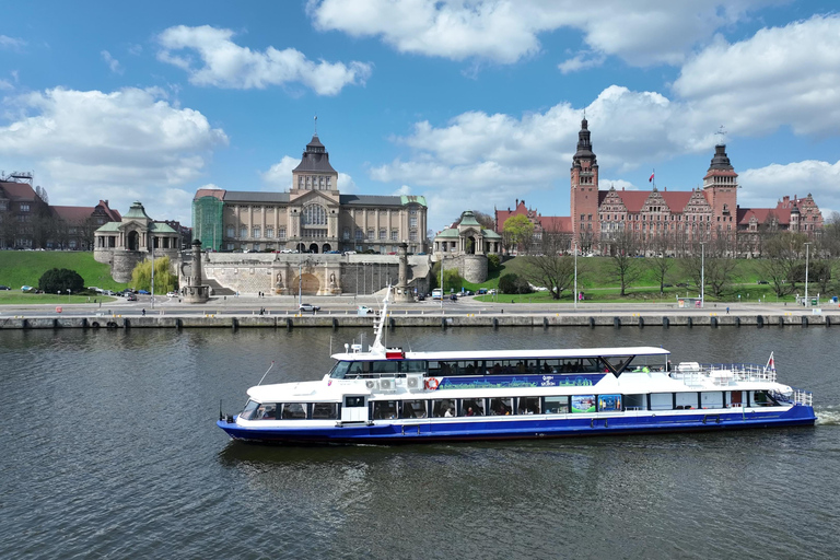 Szczecin: Oder River Harbor Cruise with Audio Guide