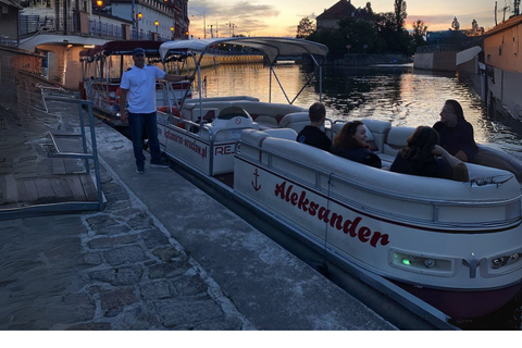 Rejs katamaranem po architekturze WrocławiaWrocław: rejs katamaranem i architektura