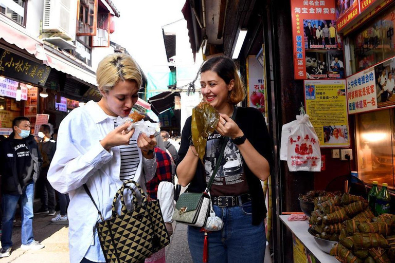 Shanghai: Zhujiajiao Small Tour with Boat Ride & Gardens Shanghai: Zhujiajiao Small Group Tour with Boat Ride&Gardens
