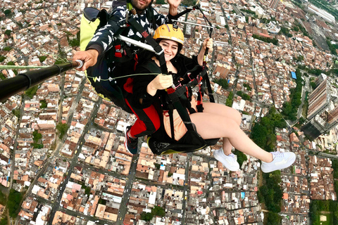 Paragliden in Medellín: Gratis GoPro service.