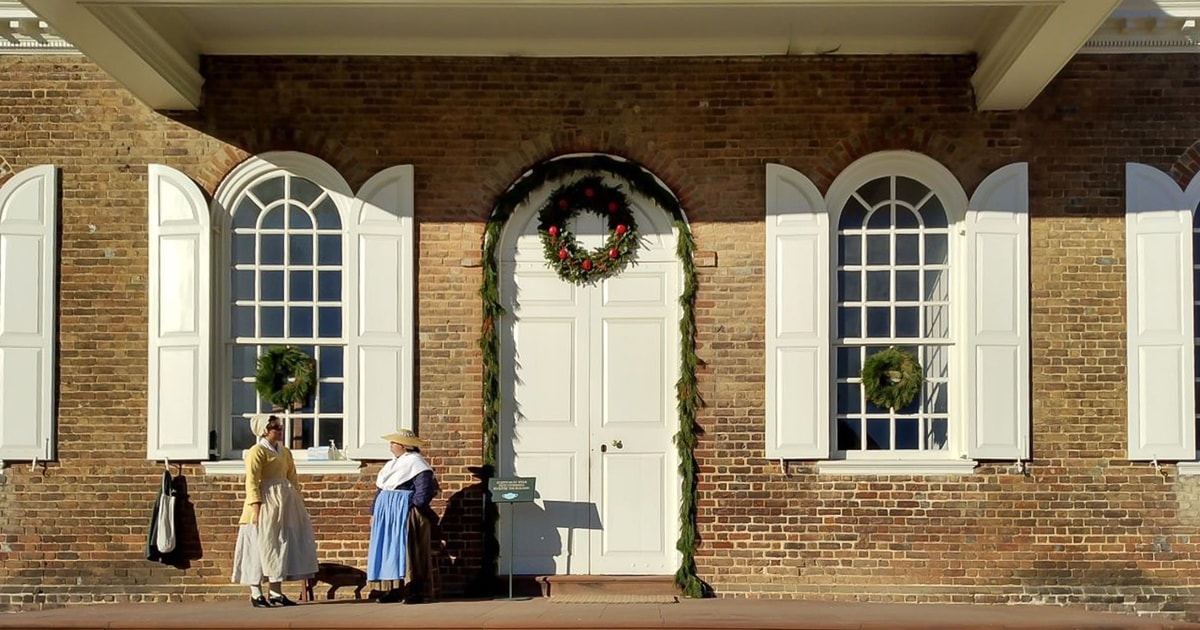 Colonial Williamsburg Christmas Walking Tour with Gift GetYourGuide