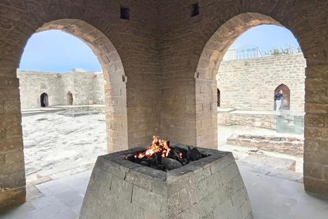 Baku: Qobustan e Abşeron (vulcano di fango, tempio del fuoco e Yanar Dağ)Baku: Gobustan e Absheron (vulcano di fango, tempio del fuoco e Yanardag)