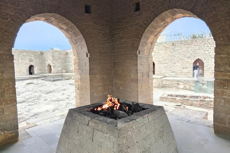 Baku: Qobustan e Abşeron (vulcano di fango, tempio del fuoco e Yanar Dağ)Baku: Gobustan e Absheron (vulcano di fango, tempio del fuoco e Yanardag)