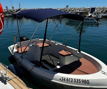 Marbella: Puerto Banús Boat Rental with No License Needed