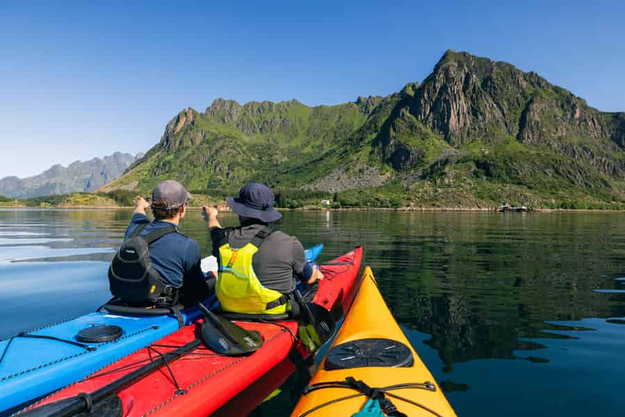 Von Svolvær: Geführte Kajaktour auf den Lofoten. Foto: GetYourGuide Von Svolvær: Geführte Kajaktour auf den Lofoten. Foto: GetYourGuide