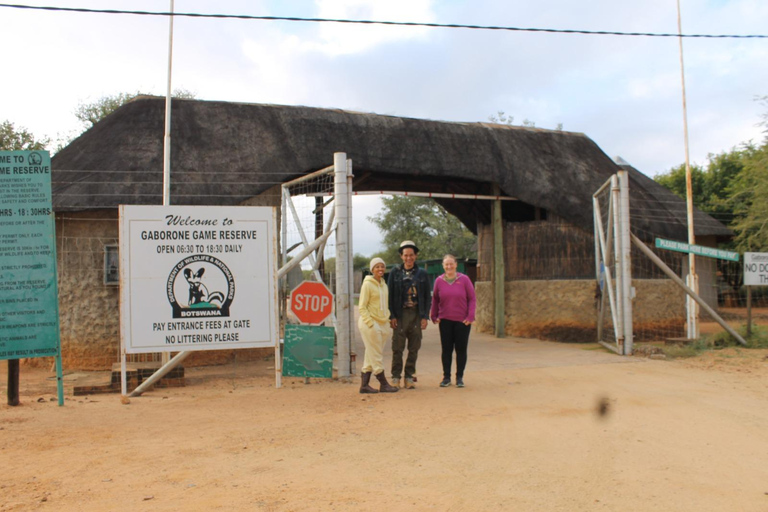 Gaborone: City Tour with Game Drive and Tswana Cuisine