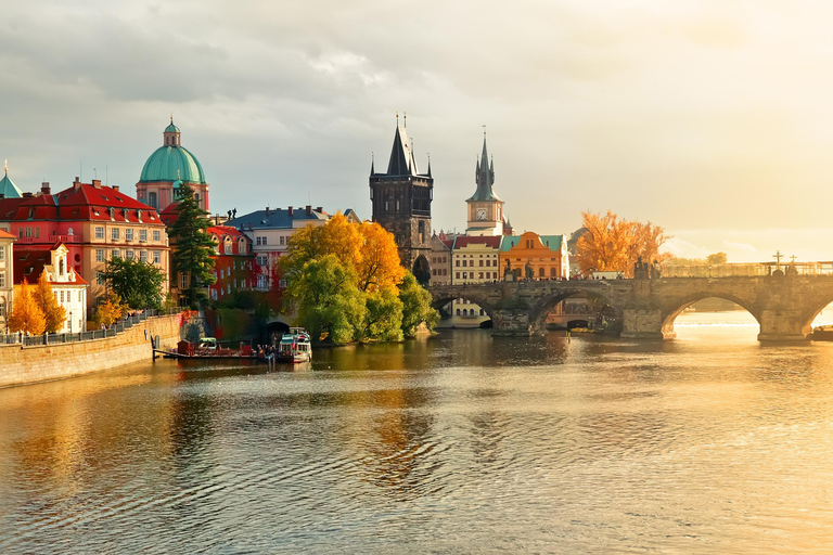 Tour guiado privado de un día de Múnich a Praga, ida y vuelta