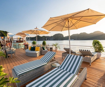 Hanoi: Cat Ba Island & Lan Ha Bay Day Trip Cruise with Lunch