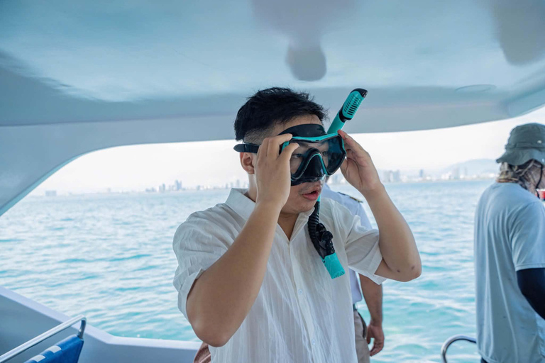 Da Nang: Small-Group Speedboat & Fishing Experience