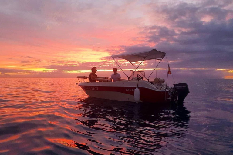 Alquiler de barcos autoconducidos en Costa Adeje Tenerife5 Horas Barco entero para hasta 5 personas