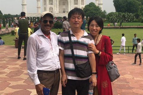 From Delhi: Private Taj Mahal tour with popular guide From Delhi:-Guide, tickets, transport, lunch(all inclusive)
