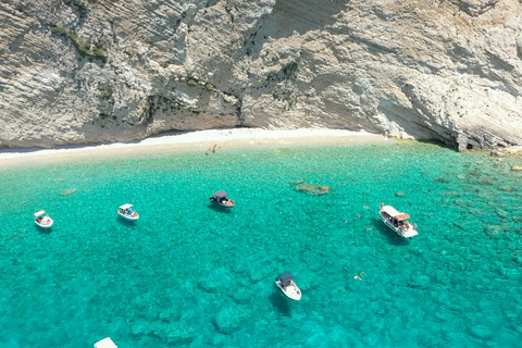 Zakynthos: Cruzeiro privado ao pôr do sol no sul da ilha