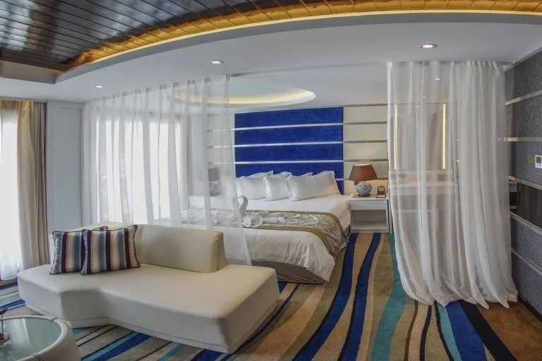 4D3N Yangtze River Victoria Cruise: Chongqing to Yichang Executive Suite