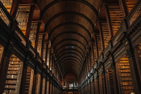 Dublin: Trinity College, Castle, Guinness and Whiskey Tour