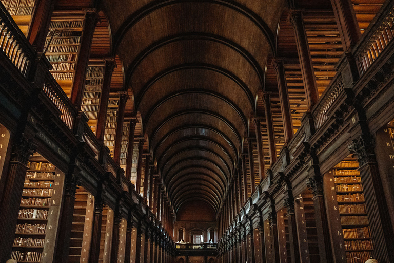 Dublin: Trinity College, Zamek, Guinness i Whiskey TourDublin: Trinity College, Castle, Guinness and Whisky Tour