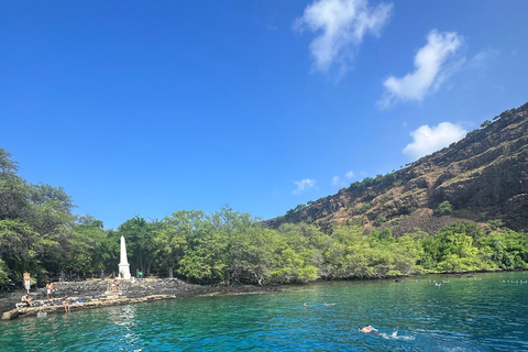 Kailua-Kona: Captain Cook Reef Catamaran Day Trip with Lunch Tour with Snorkeling and Swimming