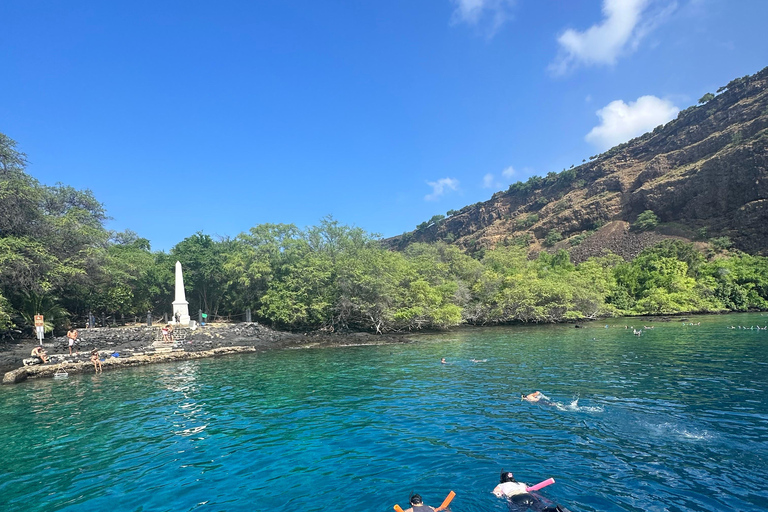 Kailua-Kona: Captain Cook Reef Catamaran Day Trip with Lunch Tour with Snorkeling and Swimming