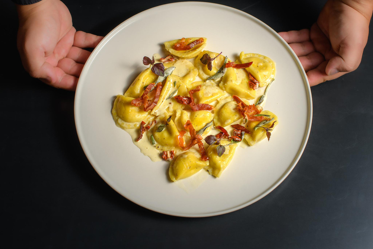 Bremen: Gourmet lunch on the market square Bremen: Gourmet lunch at the market square