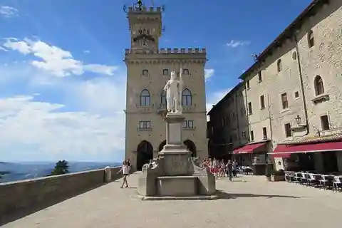 San Marino: Discover the Ancient Land with Transfer