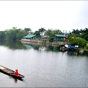 Hue: Thanh Toan Village Bike Tour with Farm & Cooking Class