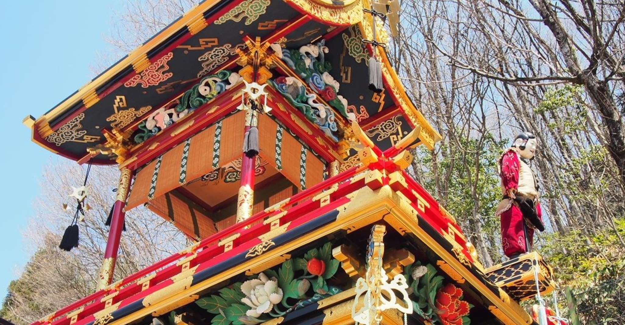 From Takayama, Immerse in Takayama's Rich History and Temple - Housity