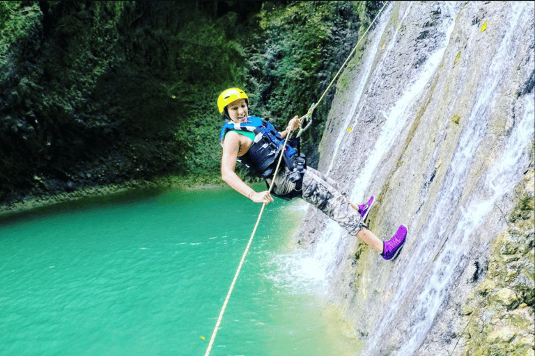 Abseiling vid vattenfallet Hongo Mágico