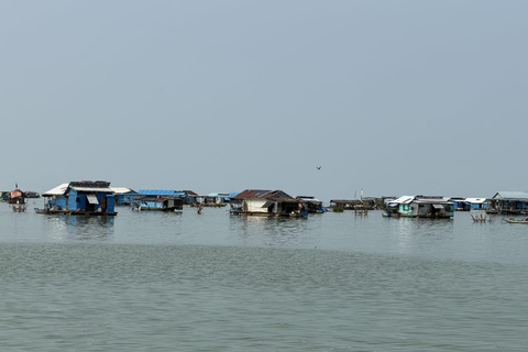 Siem Reap: Tonle Sap Lake & Floating Village Tour Tour in a Tuk Tuk