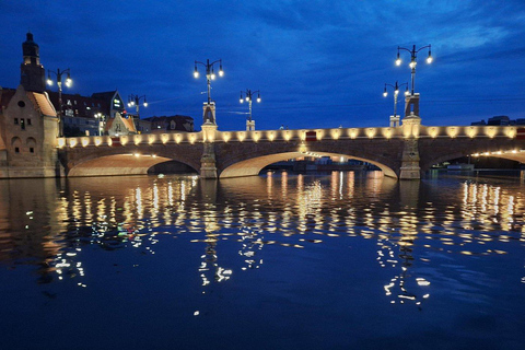 Wroclaw: Sunset Catamaran Cruise with Drink and Music