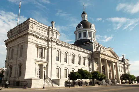 De Montreal: Viagem de 1 dia pela cidade de Kingston e cruzeiro pelas 1000 ilhas