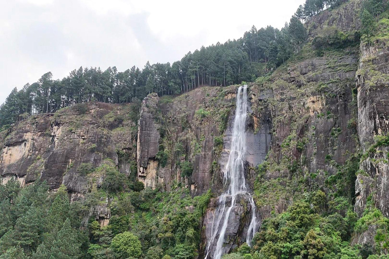 Belihuloya: Devil's Staircase Jeep Safari with Pickup