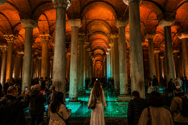 Istanbul: 2-in-1 Hagia Sophia & Basilica Cistern Tour Private Experience ( MULTILINGUAL GUIDE )