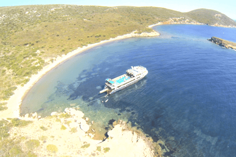 Au départ d&#039;Izmir : Excursion en bateau d&#039;une journée autour de Cesme avec déjeuner barbecue