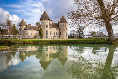 Visita os museus do Castelo de Savigny: aviões, carros, motas...