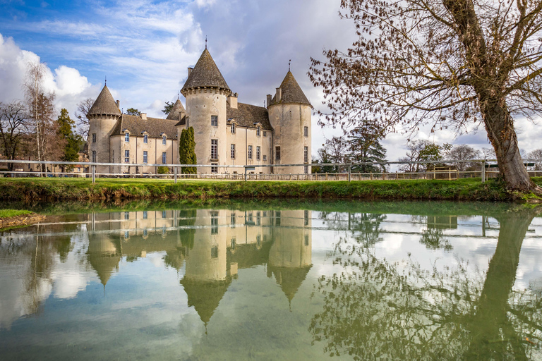 Visita os museus do Castelo de Savigny: aviões, carros, motas...