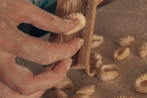Martina Franca: Masseria Tour with Pasta & Mozzarella Class