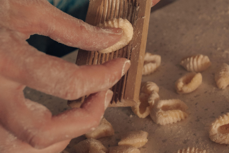 Martina Franca: Masseria Tour with Pasta & Mozzarella Class
