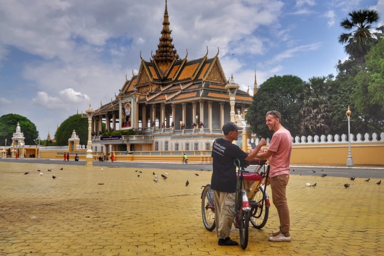 Visite cachée de la ville de Phnom Penh, Palais Royal, Wat PhnomVisite cachée de la ville de Phnom Penh