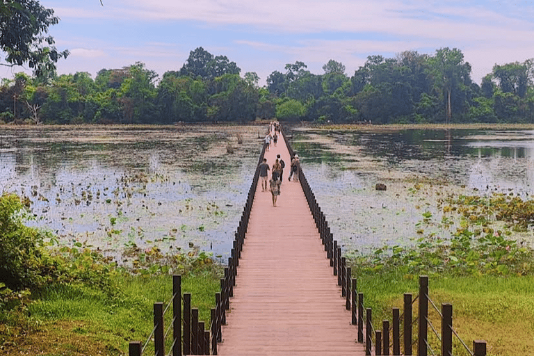 Siem Reap: Private Angkor Wat Tuk-Tuk Tour (English Driver) 5-8 Hours: Angkor Wat - Top 3 Temples & More (Flex-Start)