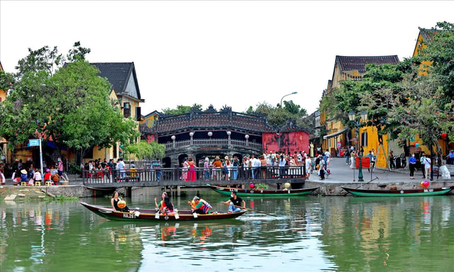 From Da Nang: Hoi An Ancient Town Half-Day Tour