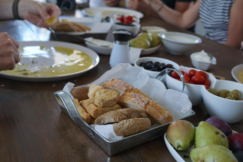 Creta: Tour di un giorno intero sui vini cretesi, l&#039;olio d&#039;oliva, il raki e il ciboCreta: tour cretese di vino, olio d&#039;oliva e cibo di un&#039;intera giornata