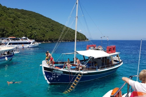 Vanuit Lefkimmi: Boottocht naar Sivota & Blue LagoonSivota - Blue Lagoon privé cruise (van Lefkimmi - Kavos)