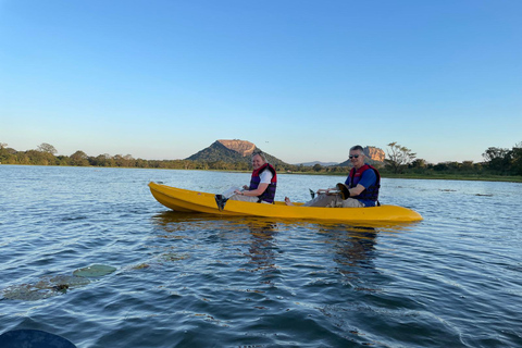 Sigiriya: Sunrise or Sunset Kayaking Tour