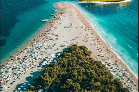 Från Omiš: Bol och Golden Horn Beach båttur med lunch